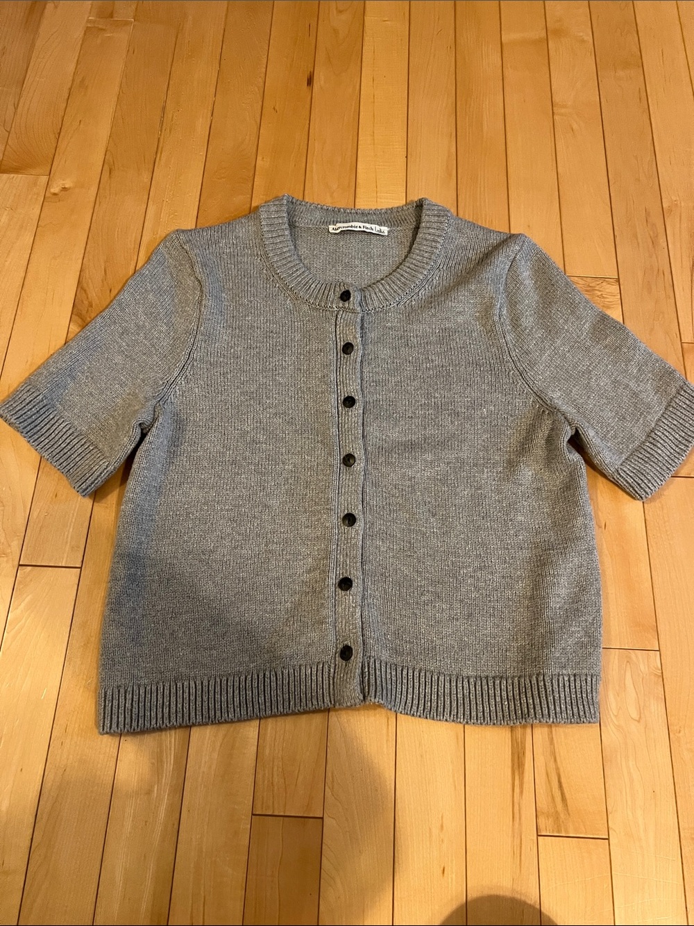 Abercrombie & Fitch Gray Short-Sleeve Button Cardigan